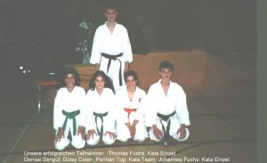 2001_8_Fujimura_2001_Gruppe
